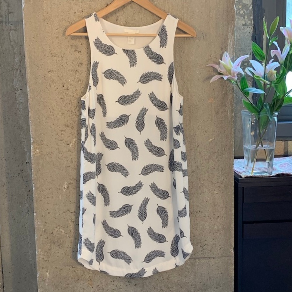 H&M Feather Print Dress - Never been worn! Size 6